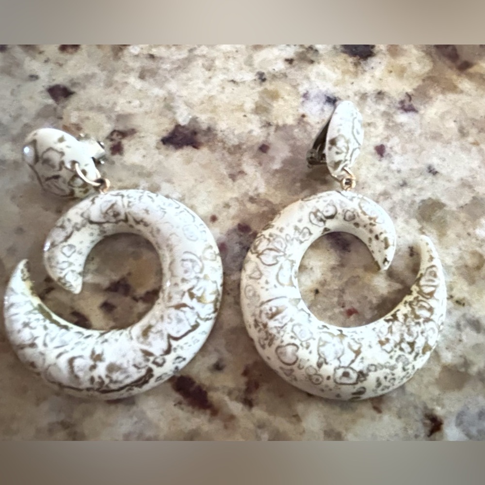 Elegant Cream Swirl  Clip on Earrings